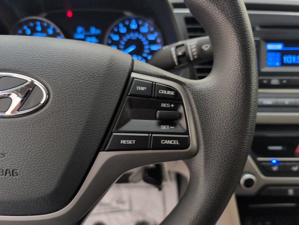 Used 2017 Hyundai Elantra SE FWD image 33