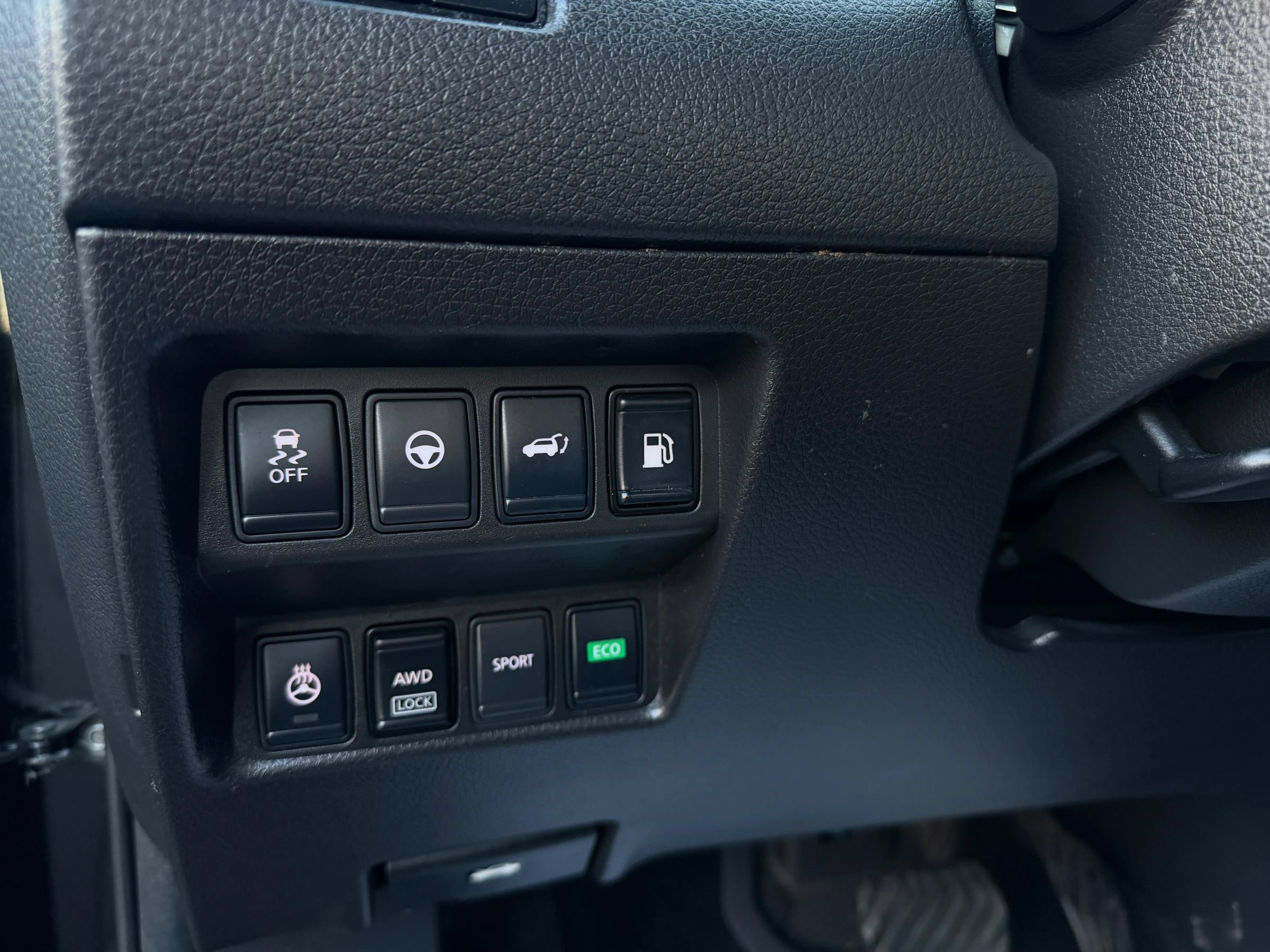Used 2019 Nissan Rogue SV w/ Premium Package AWD/4WD image 11