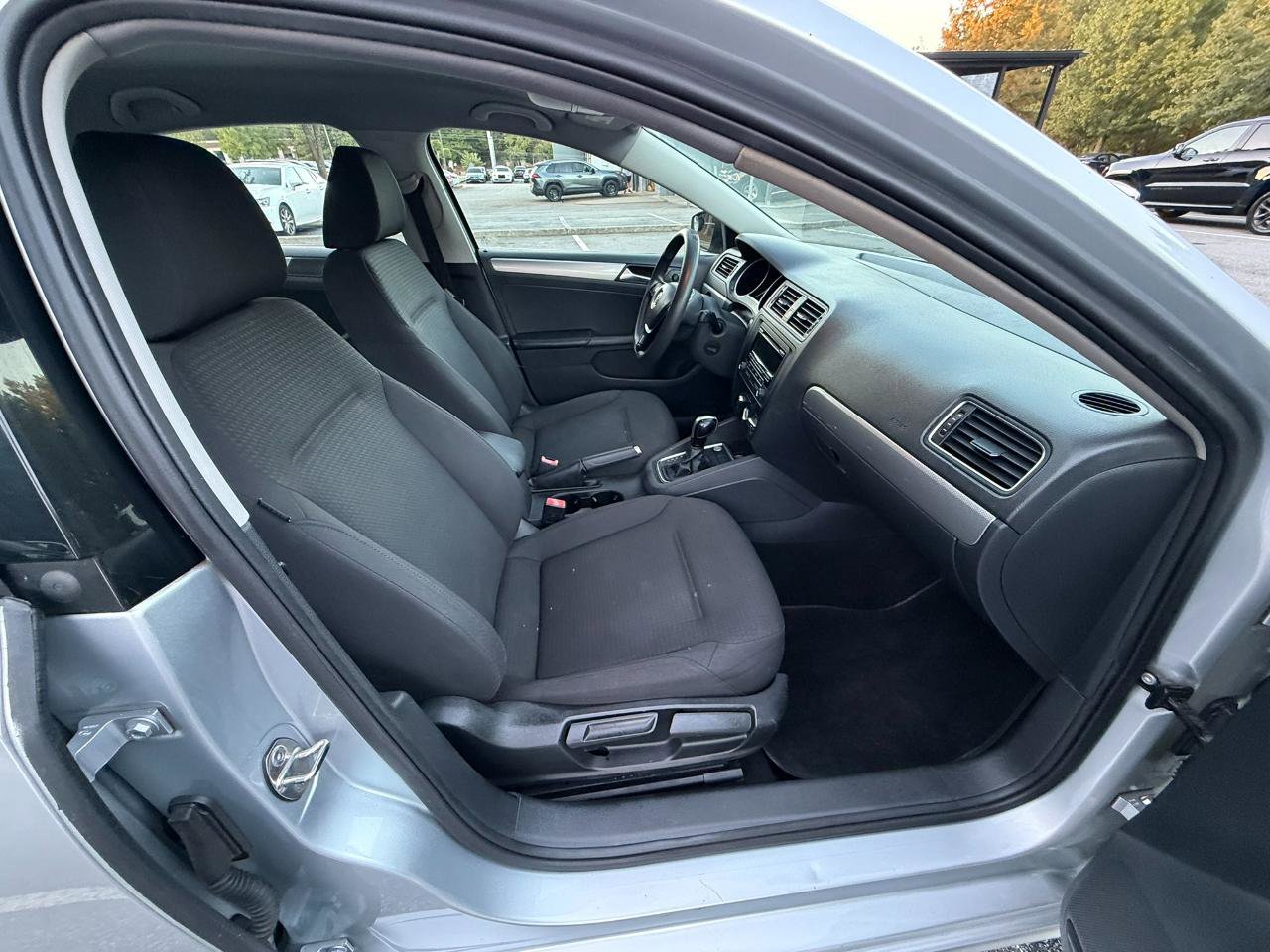 Used 2015 Volkswagen Jetta SE FWD image 15