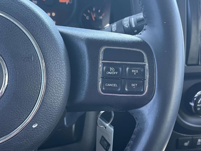 Used 2016 Jeep Patriot High Altitude FWD image 29