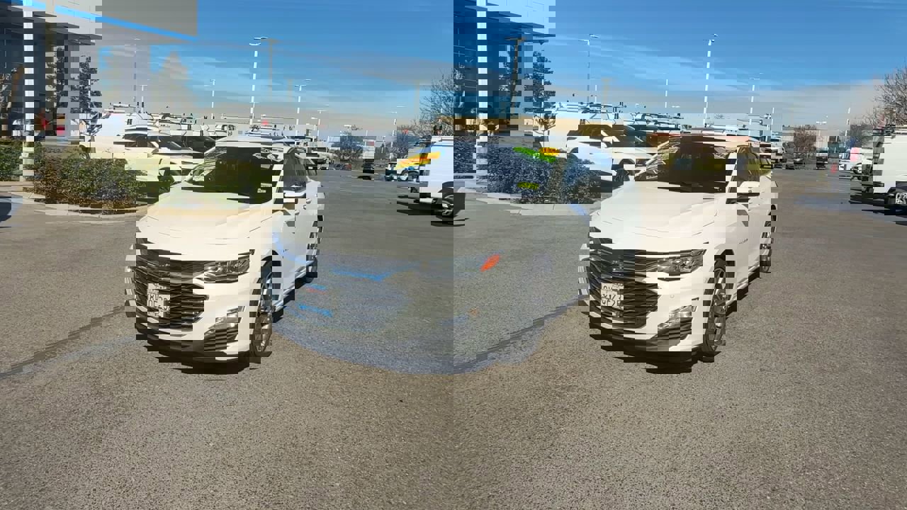 Used 2021 Chevrolet Malibu Premier image 2