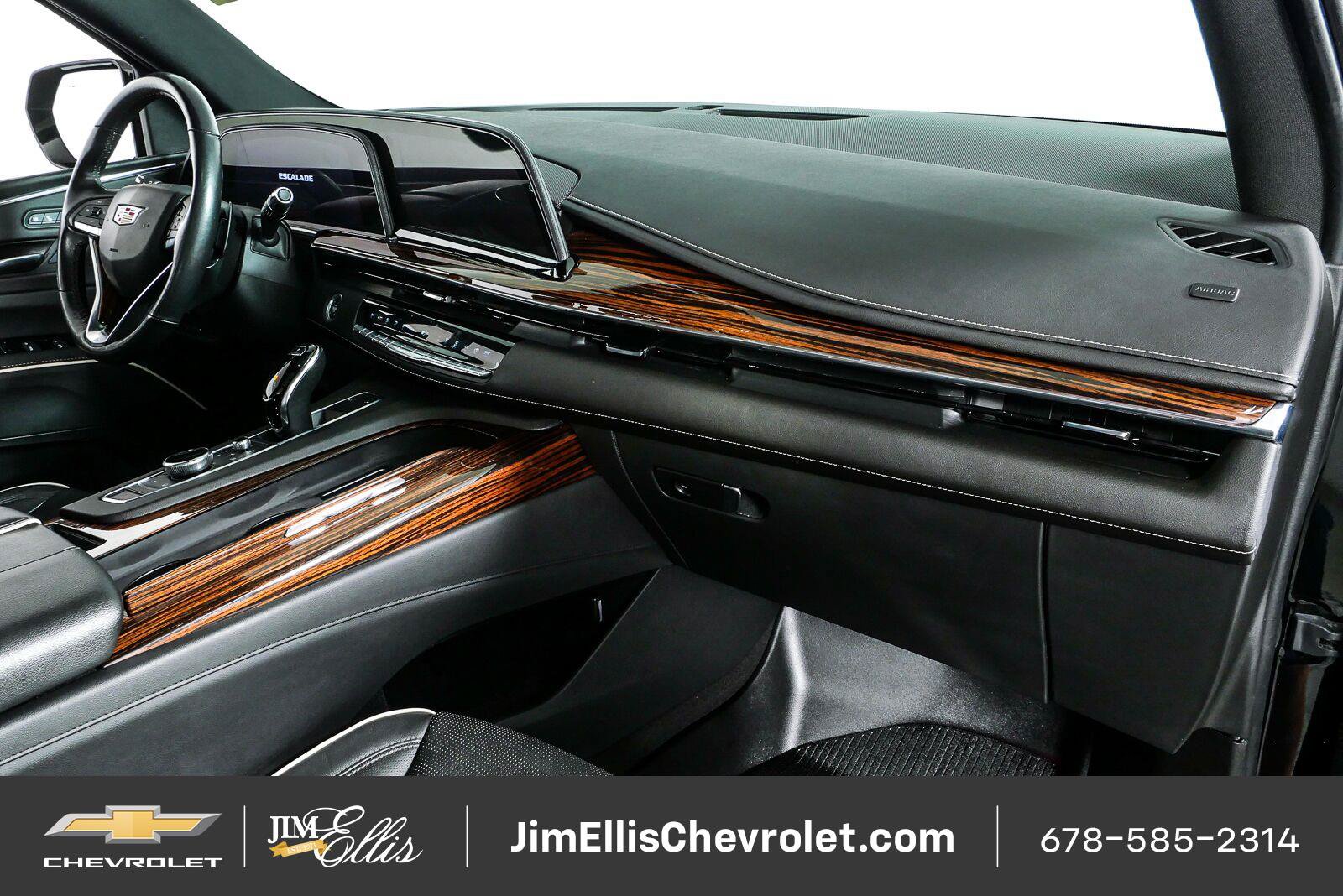 Used 2021 Cadillac Escalade Premium Luxury AWD/4WD image 25