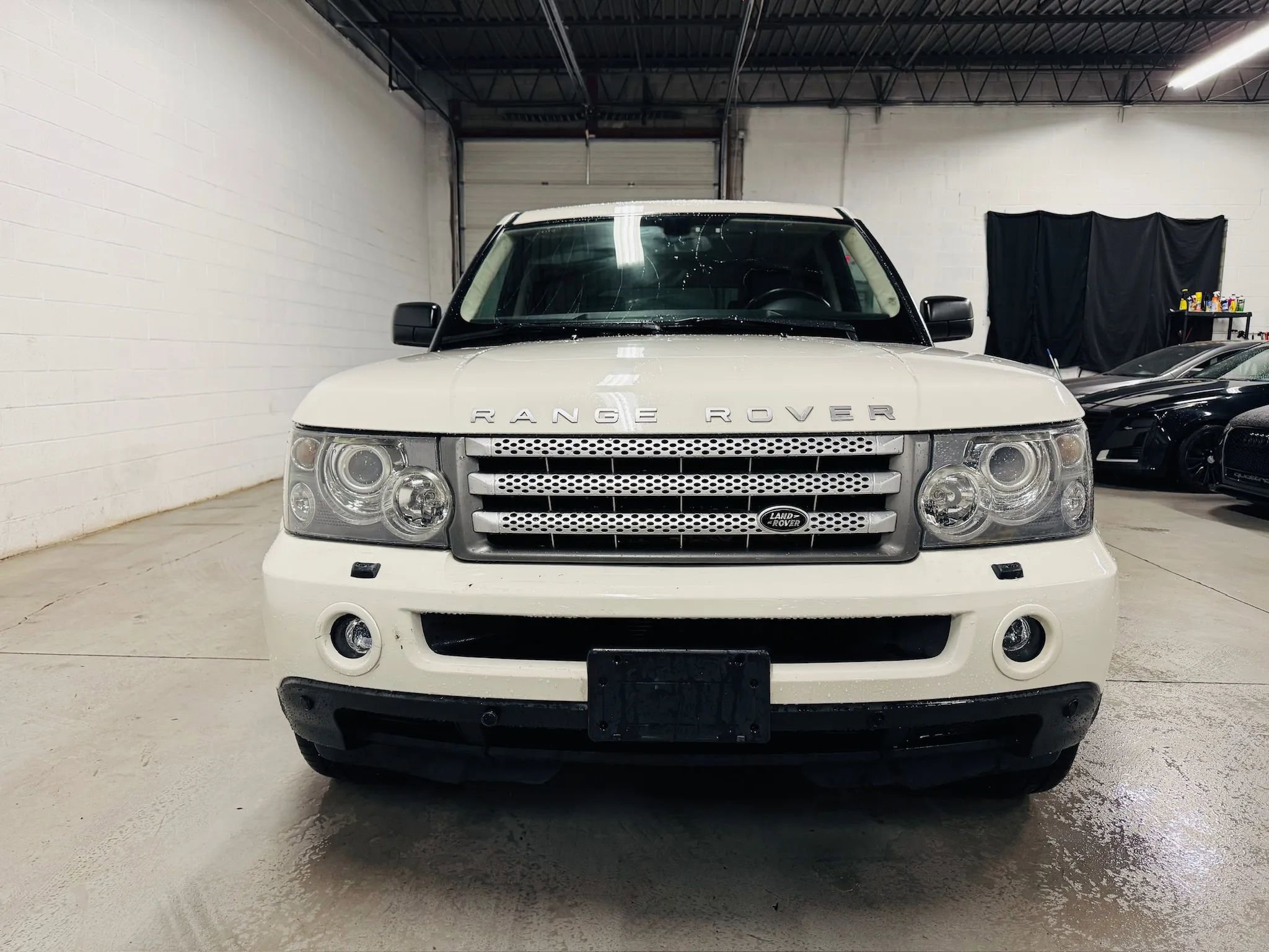 Used 2008 Land Rover Range Rover Sport Supercharged AWD/4WD image 2