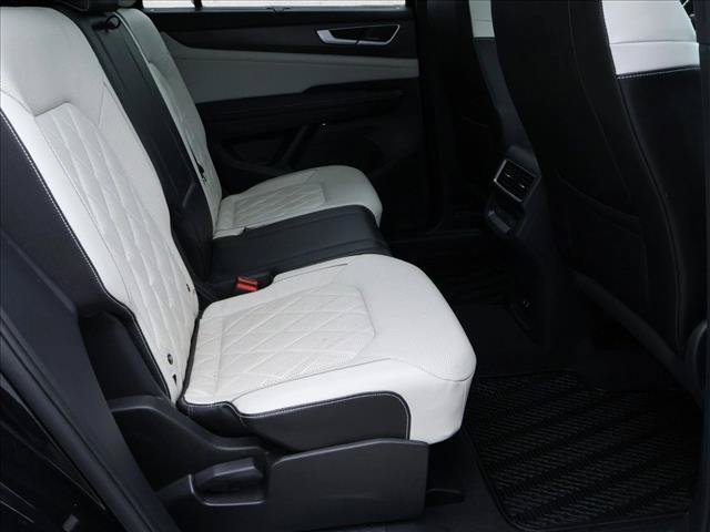Used 2024 Volkswagen Atlas Cross Sport SEL Premium R-Line AWD/4WD image 25