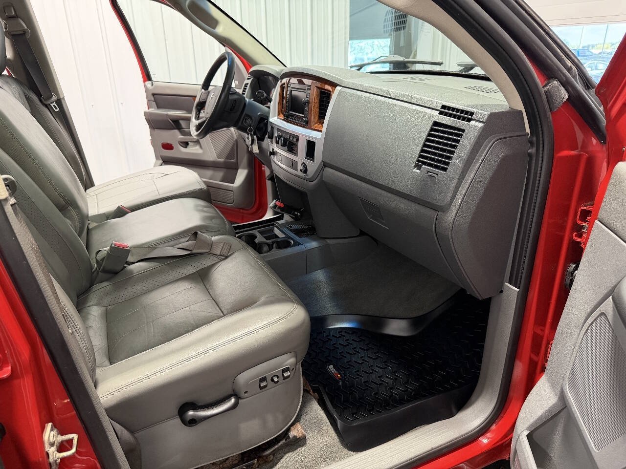 Used 2006 Dodge Ram 3500 Truck Laramie w/ Protection Group AWD/4WD image 13