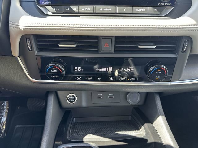 Certified 2023 Nissan Rogue SV image 17