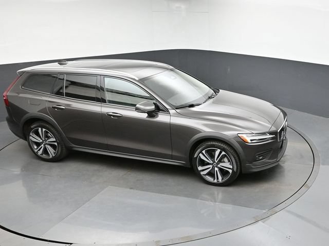 Used 2025 Volvo V60 B5 Cross Country Plus AWD/4WD image 39