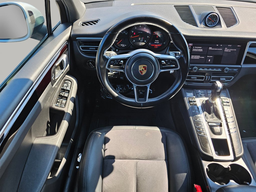 Used 2021 Porsche Macan w/ Premium Package image 3