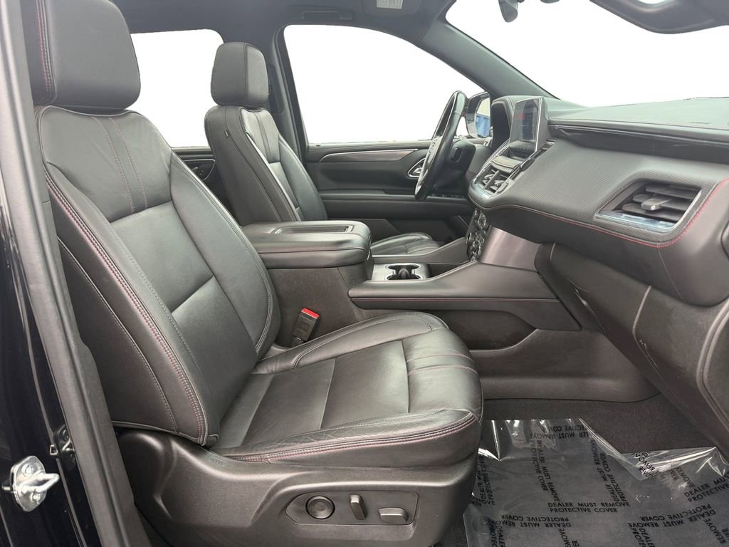 Used 2021 Chevrolet Suburban RST w/ Luxury Package image 15