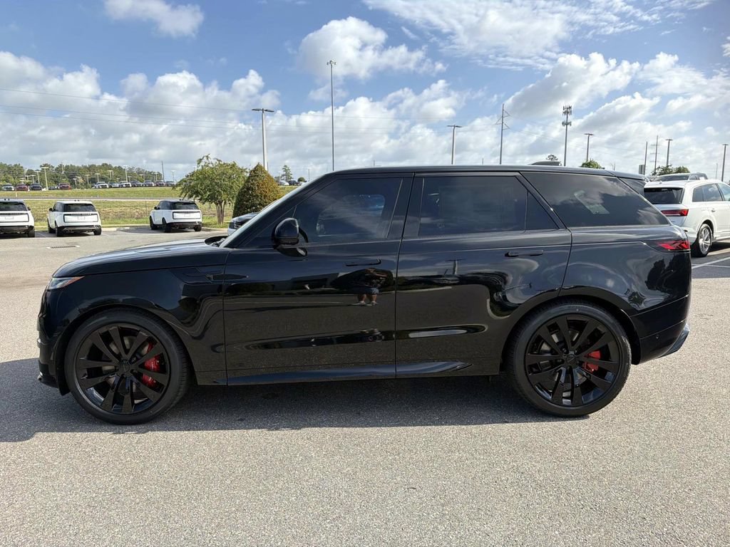 New 2026 Land Rover Range Rover Sport Dynamic SE AWD/4WD image 2