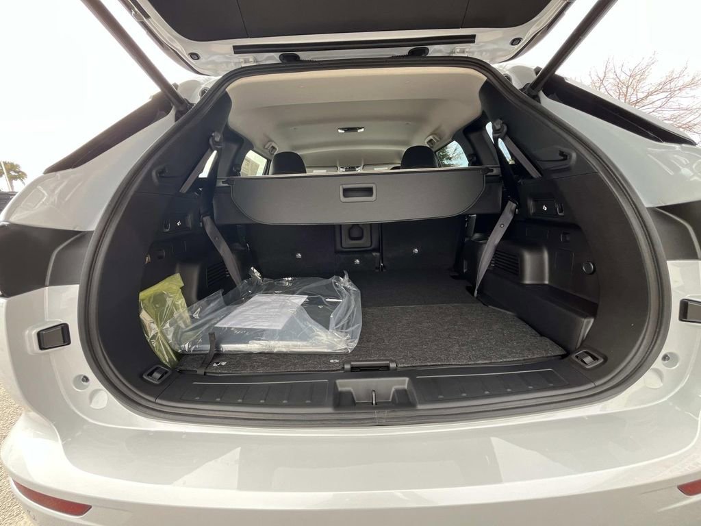 New 2026 Mitsubishi Outlander SE image 14