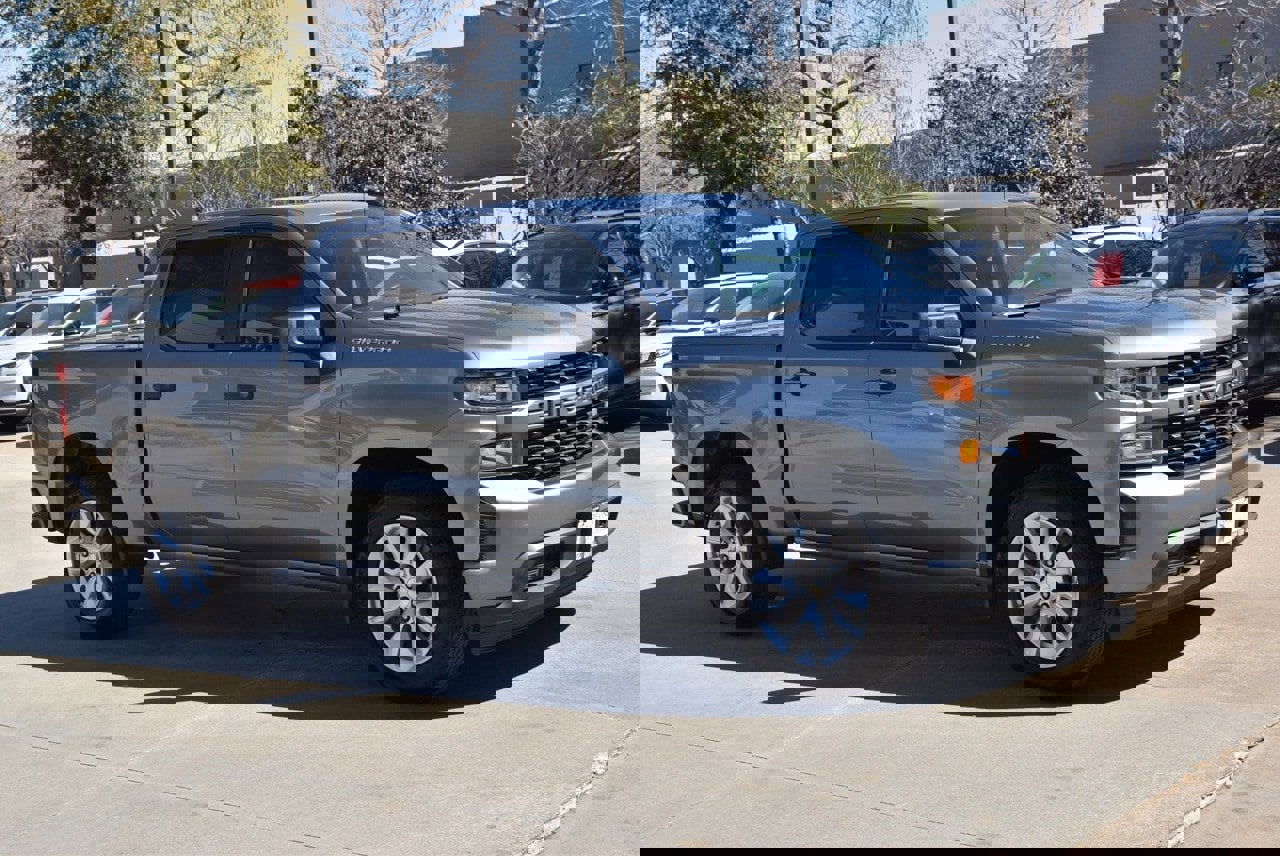 Used 2020 Chevrolet Silverado 1500 Custom w/ Custom Value Package image 5