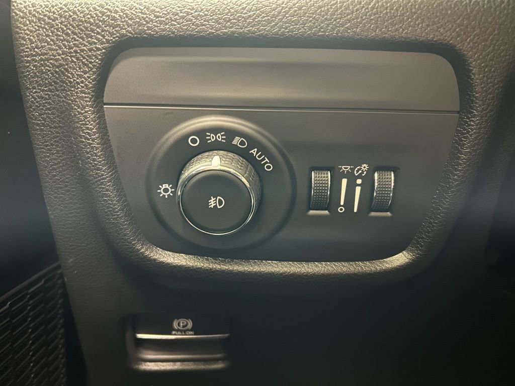 New 2025 Jeep Grand Cherokee Limited w/ Black Appearance Package image 7