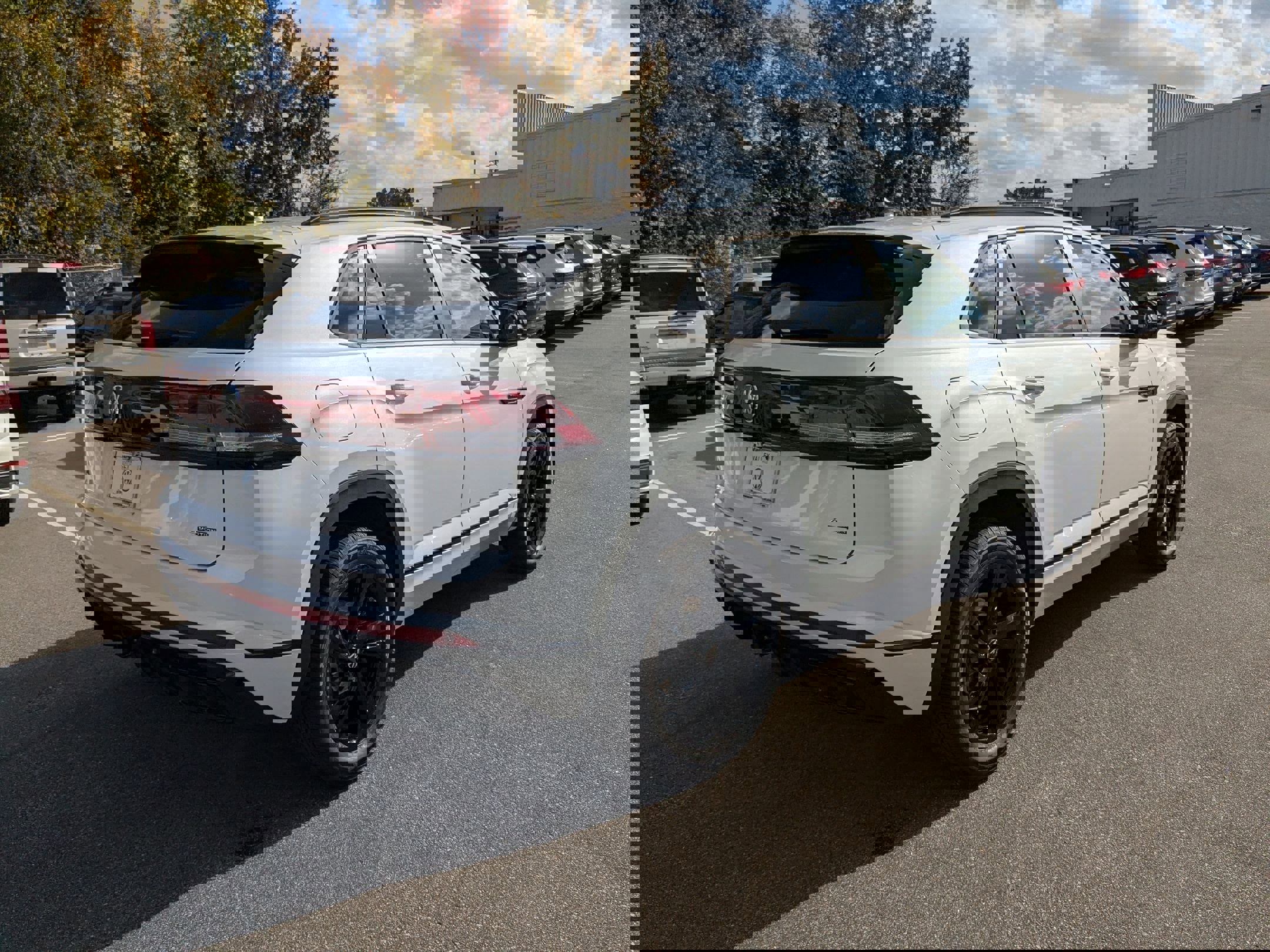 New 2026 Volkswagen Atlas Cross Sport SEL R-Line image 3