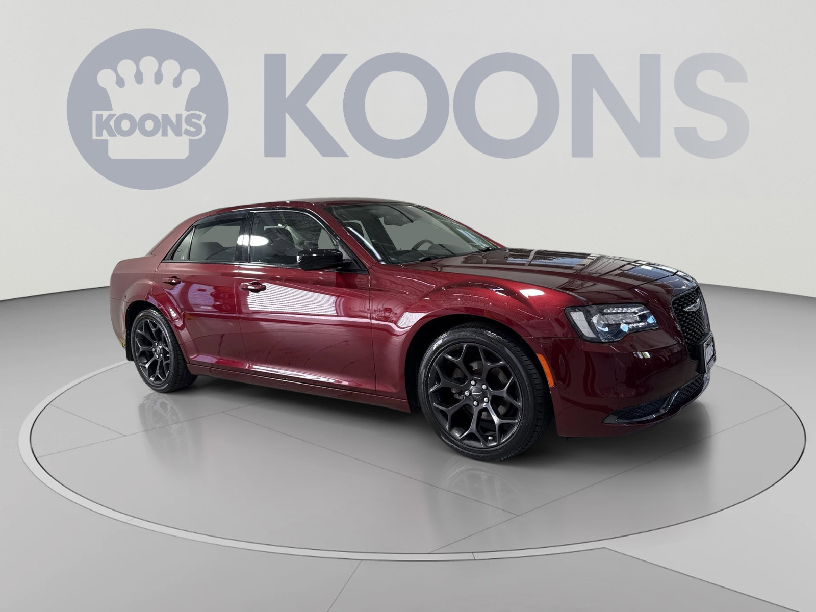 Used 2019 Chrysler 300 Touring w/ Sport Appearance Package RWD image 2
