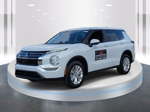 New 2026 Mitsubishi Outlander ES image 3