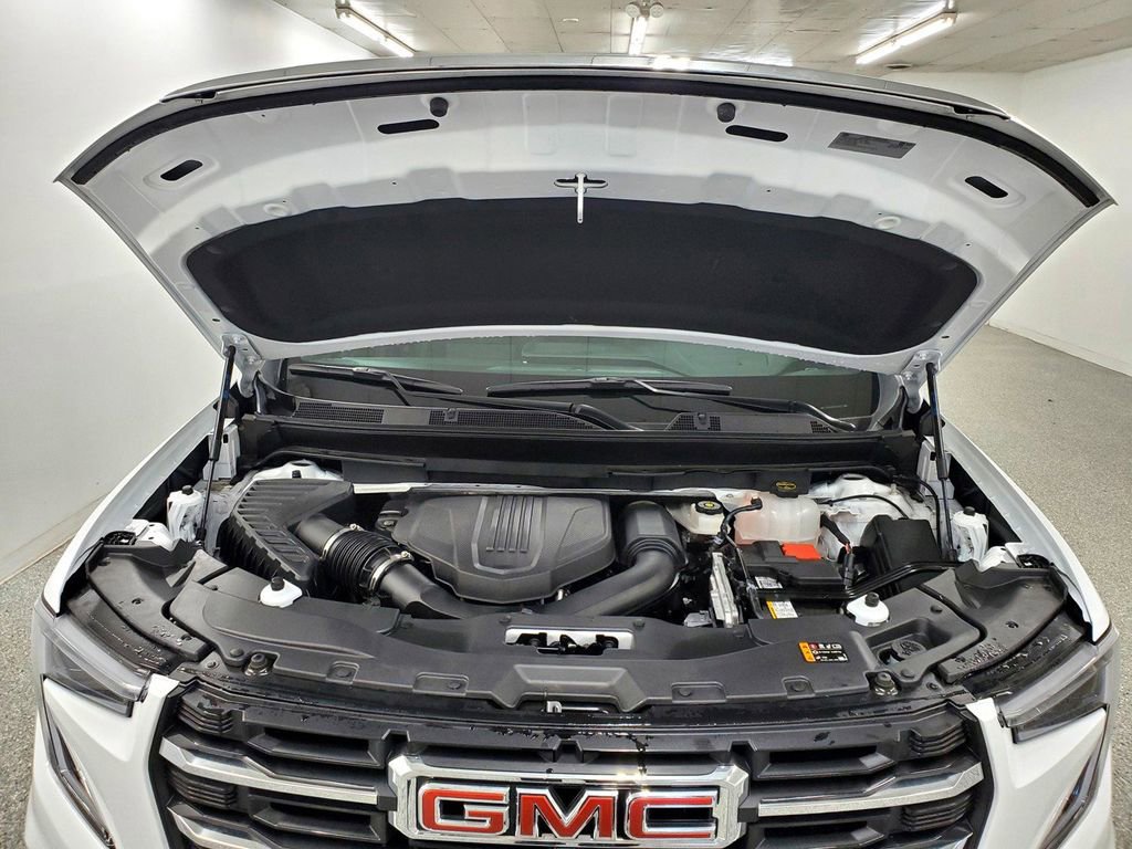 Used 2025 GMC Acadia Elevation image 9