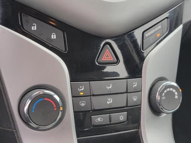 Used 2013 Chevrolet Cruze LT image 28