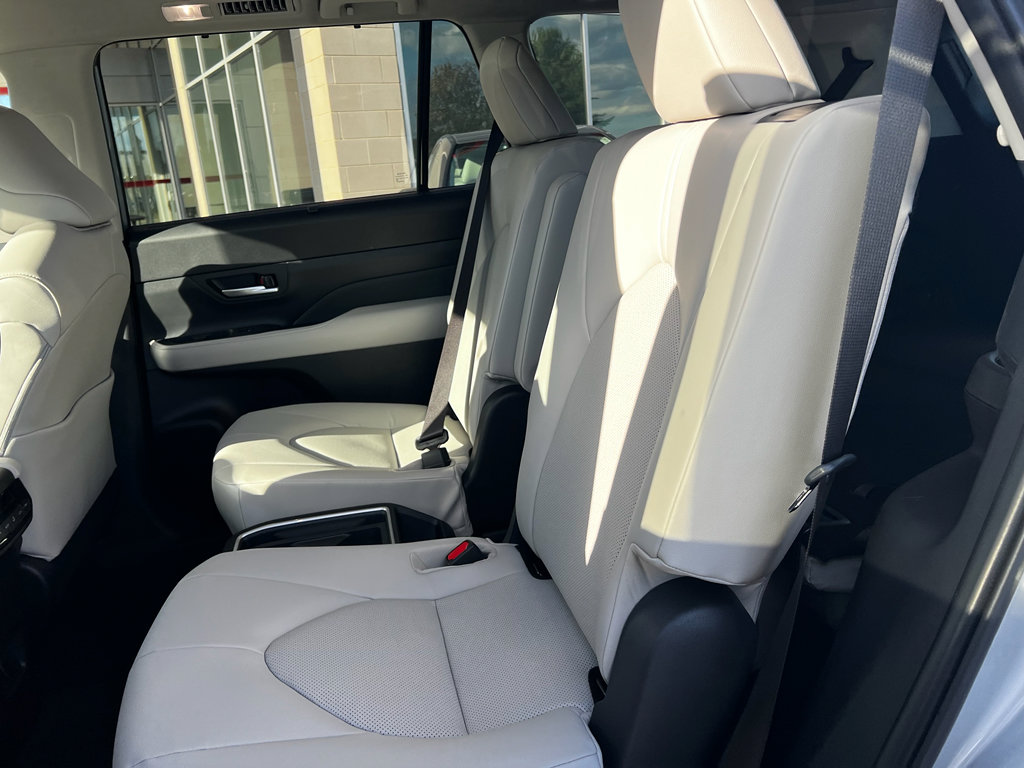 Certified 2026 Toyota Grand Highlander XLE image 8