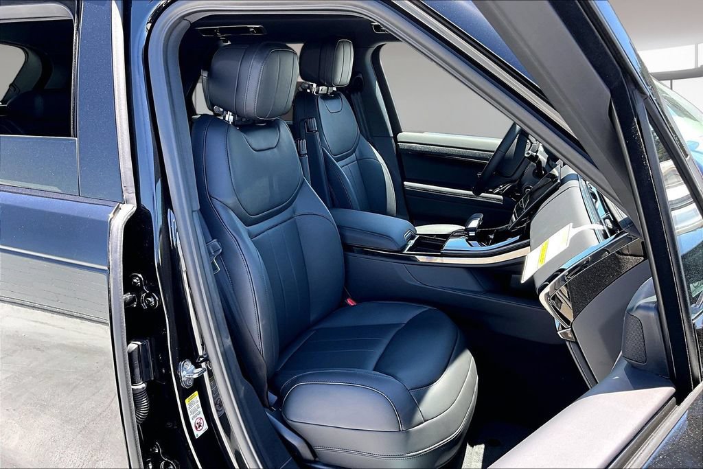 New 2026 Land Rover Range Rover Sport Dynamic SE AWD/4WD image 11