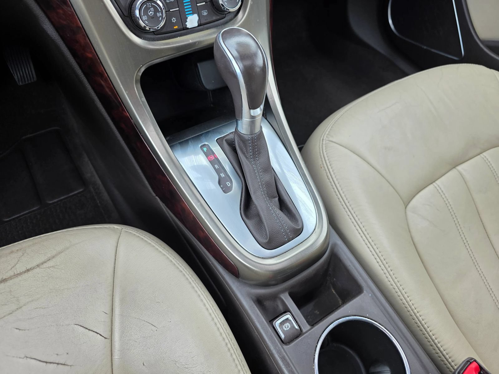 Used 2013 Buick Verano Leather FWD image 16