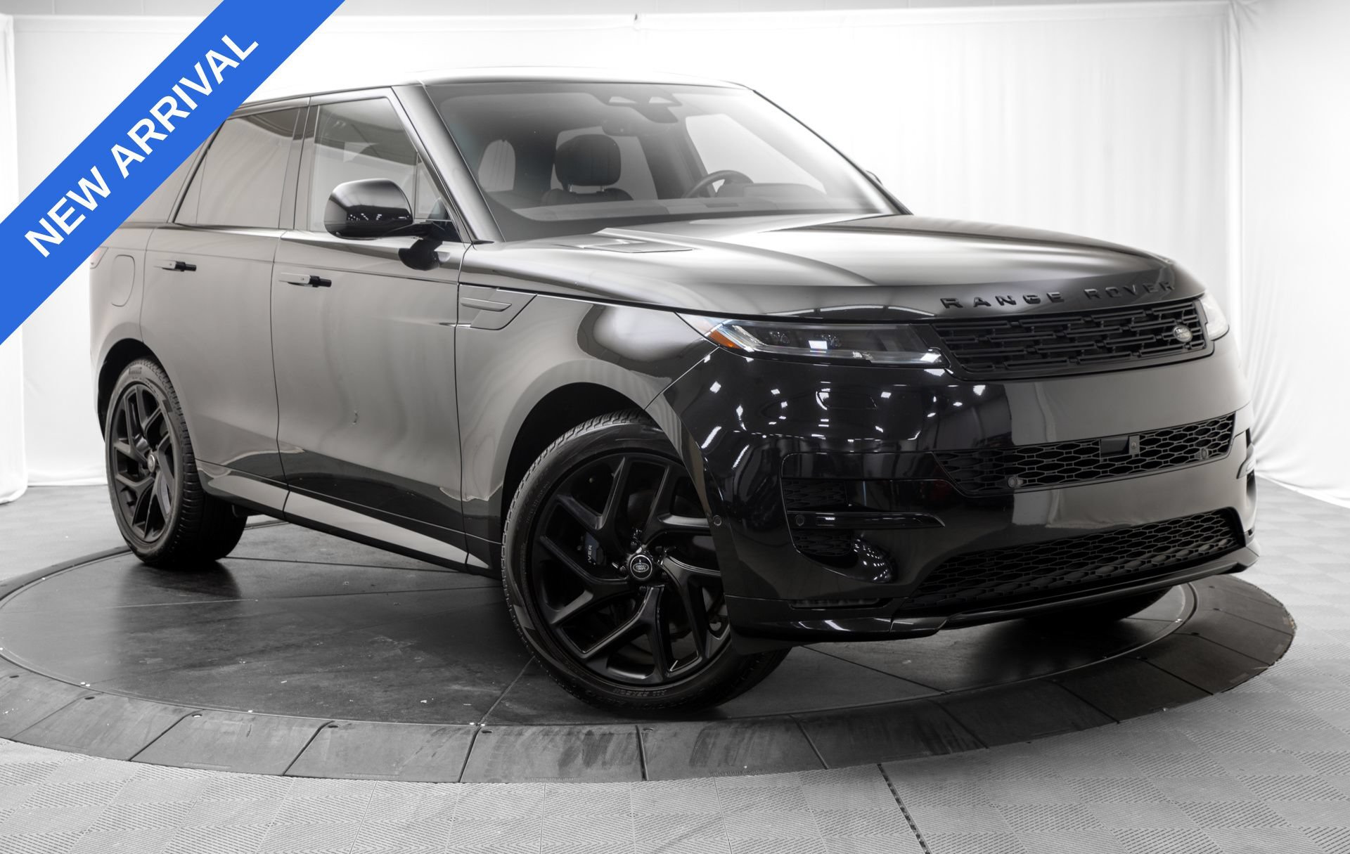 Used 2024 Land Rover Range Rover Sport Dynamic SE AWD/4WD image 1