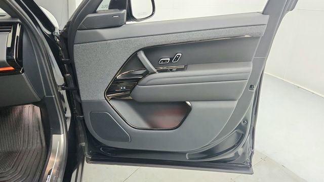 Used 2023 Land Rover Range Rover Sport SE Dynamic image 27