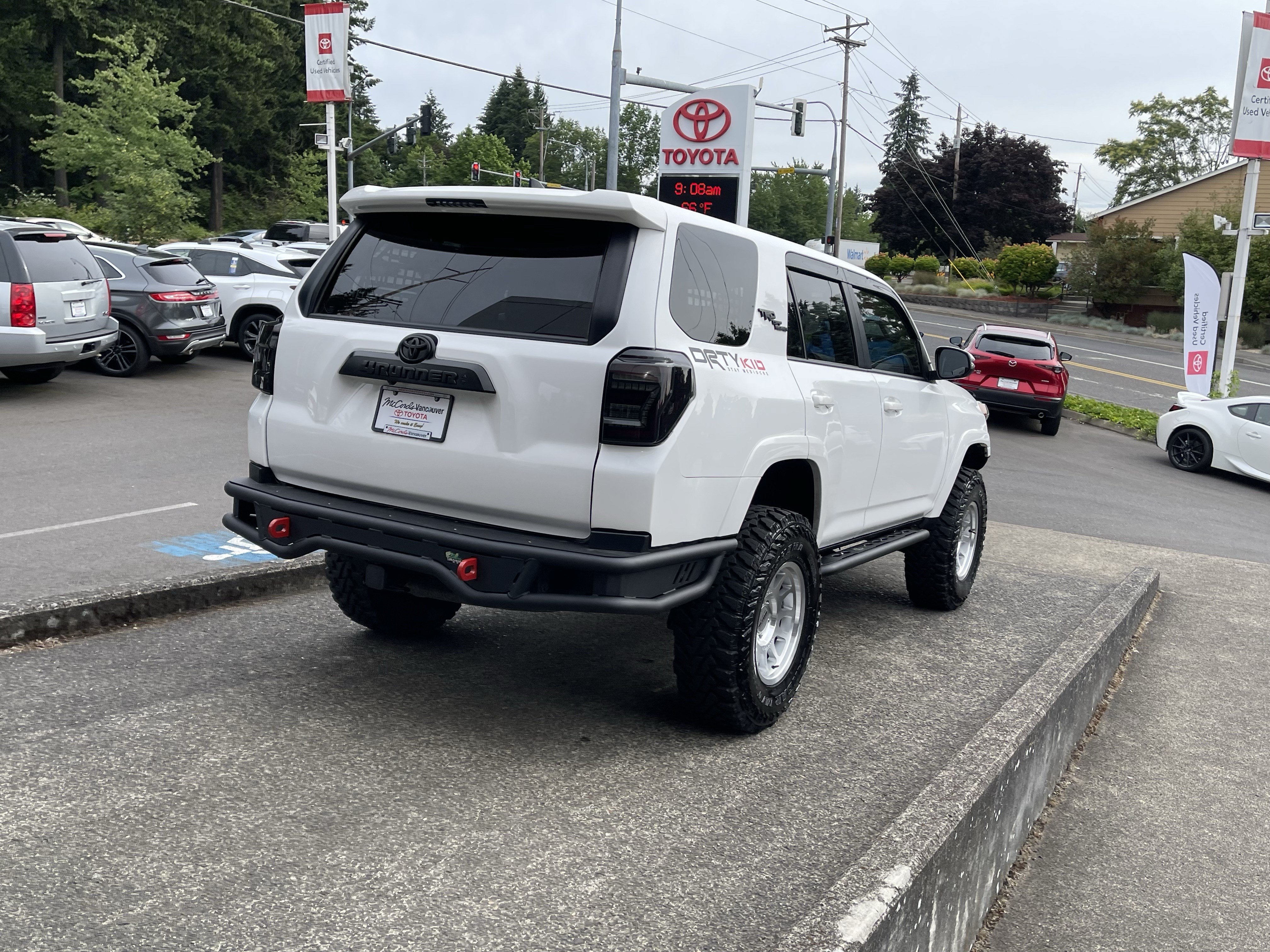 Certified 2023 Toyota 4Runner TRD Off-Road Premium AWD/4WD image 9