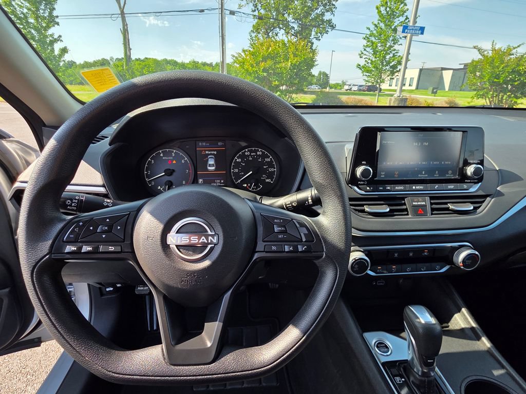 Used 2024 Nissan Altima 2.5 S FWD image 15