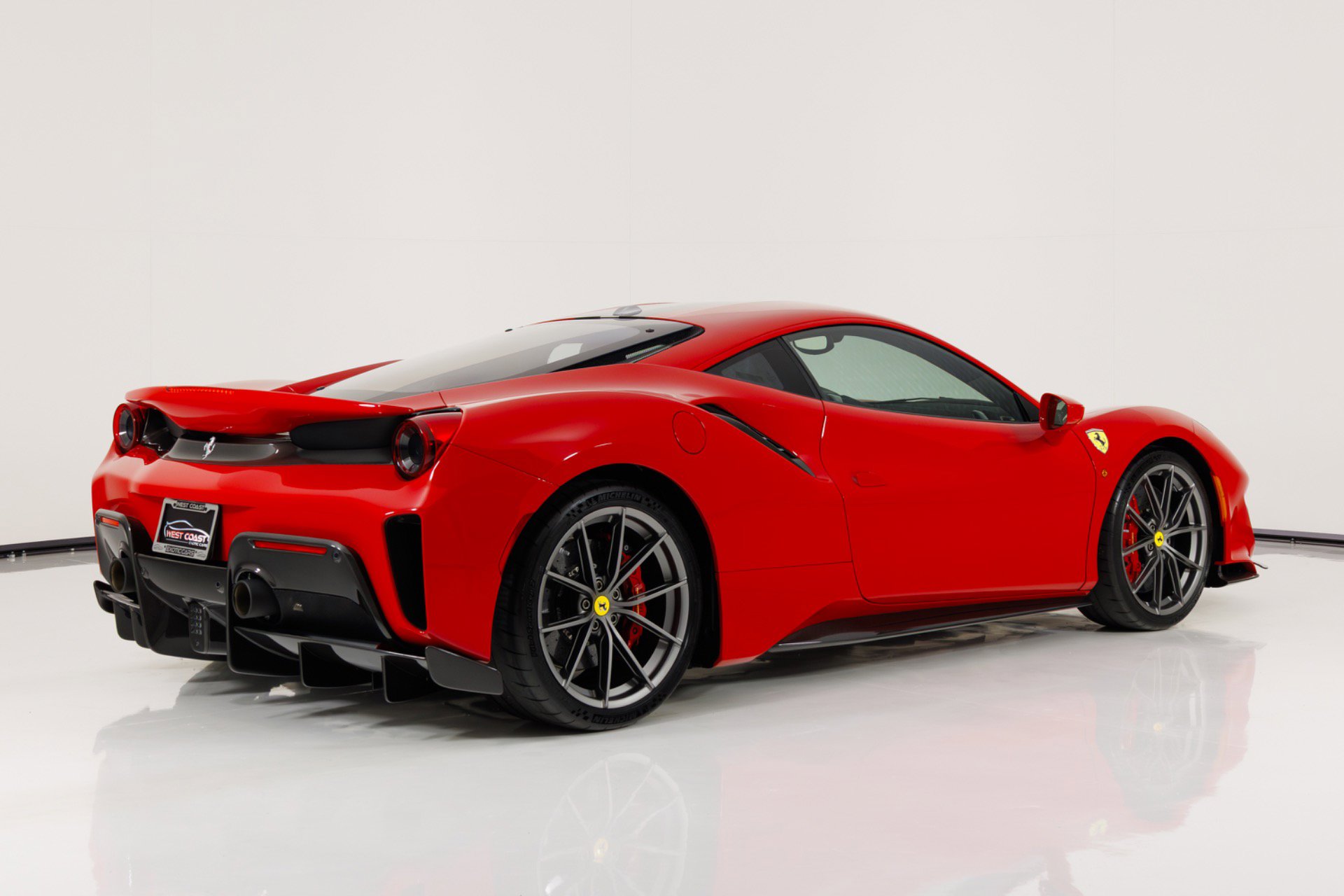Used 2020 Ferrari 488 Pista Coupe image 3