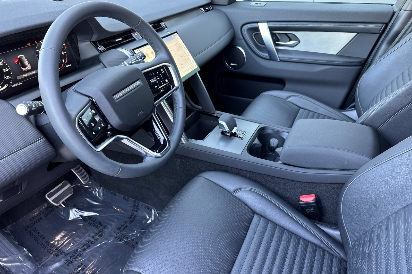 Certified 2025 Land Rover Discovery Sport Dynamic SE AWD/4WD image 9