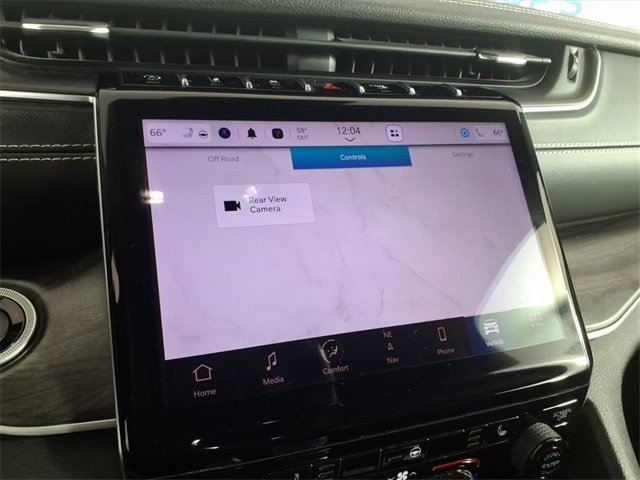 Used 2023 Jeep Grand Cherokee Limited image 19