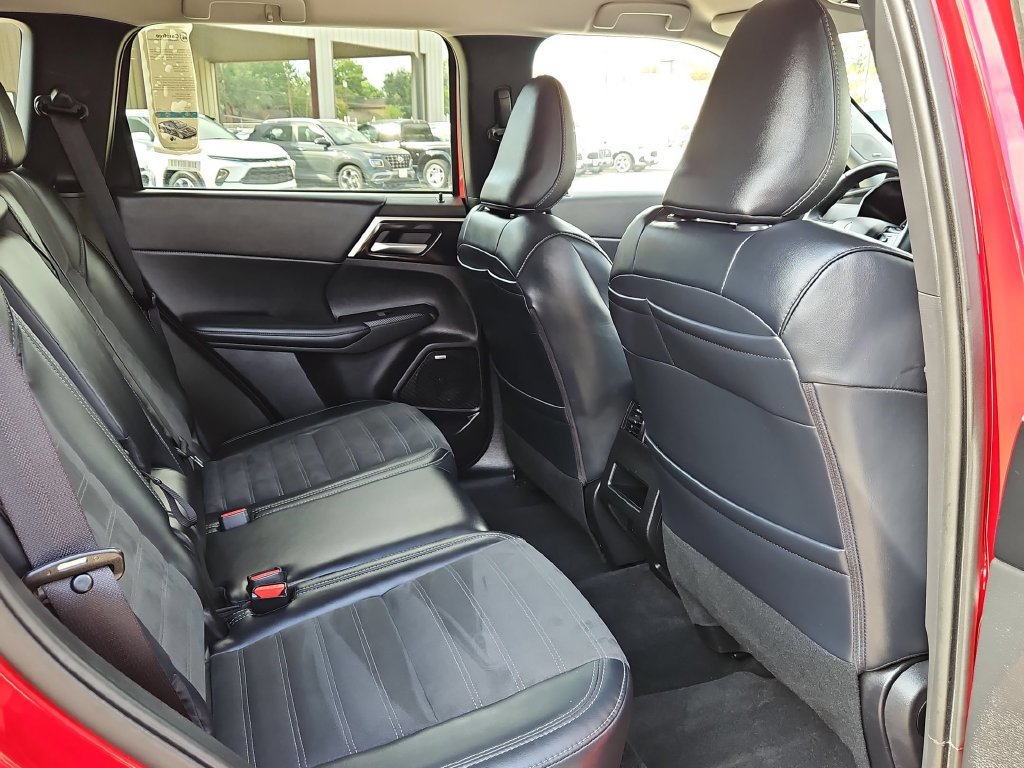 Used 2025 Mitsubishi Outlander SE AWD/4WD image 28