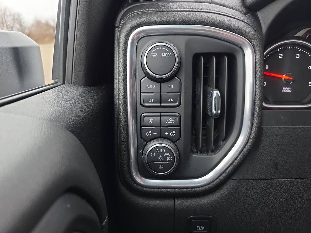 Used 2022 Chevrolet Silverado 3500 High Country w/ Z71 Off-Road Package image 31