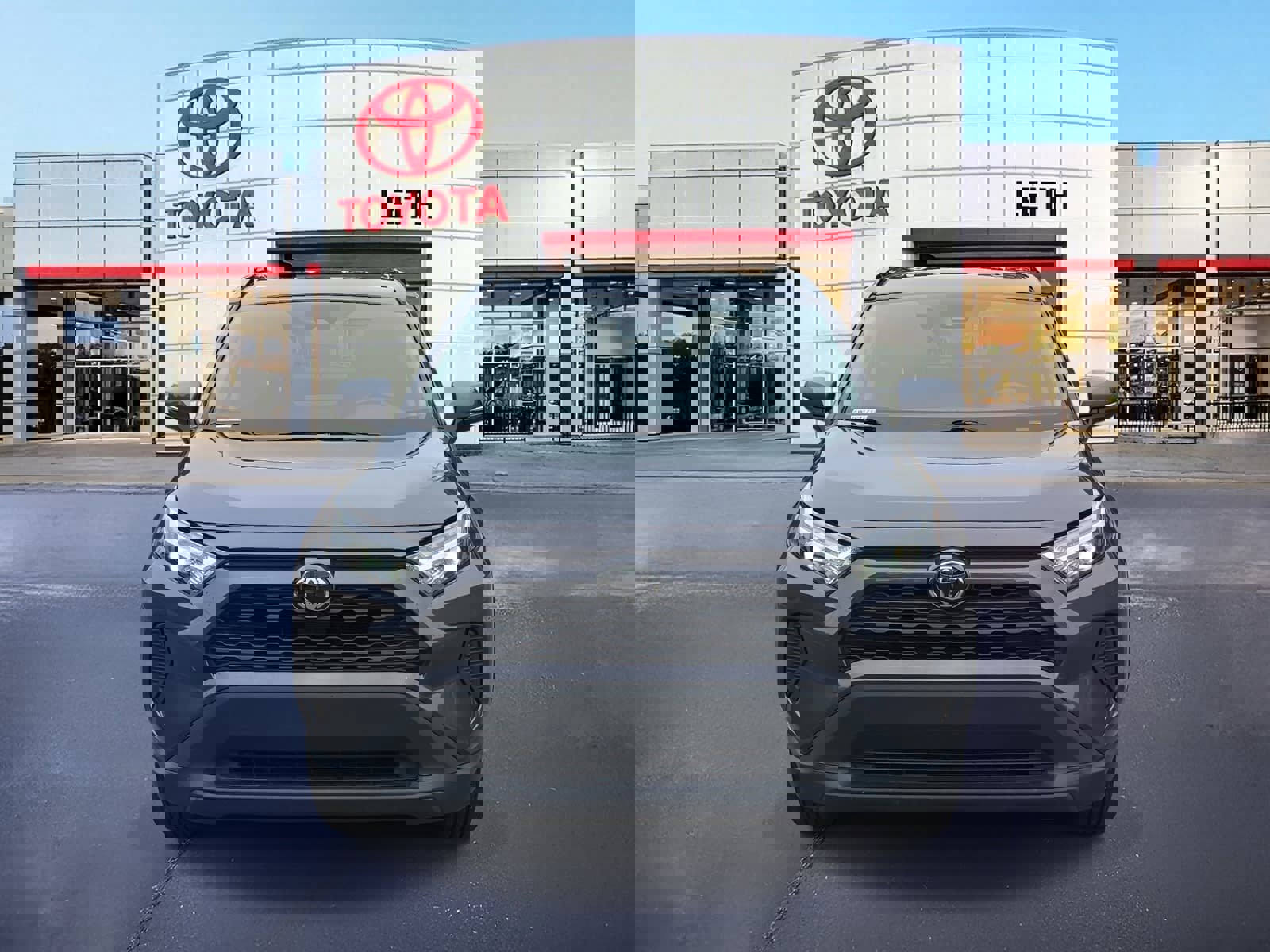 Used 2024 Toyota RAV4 XLE image 2