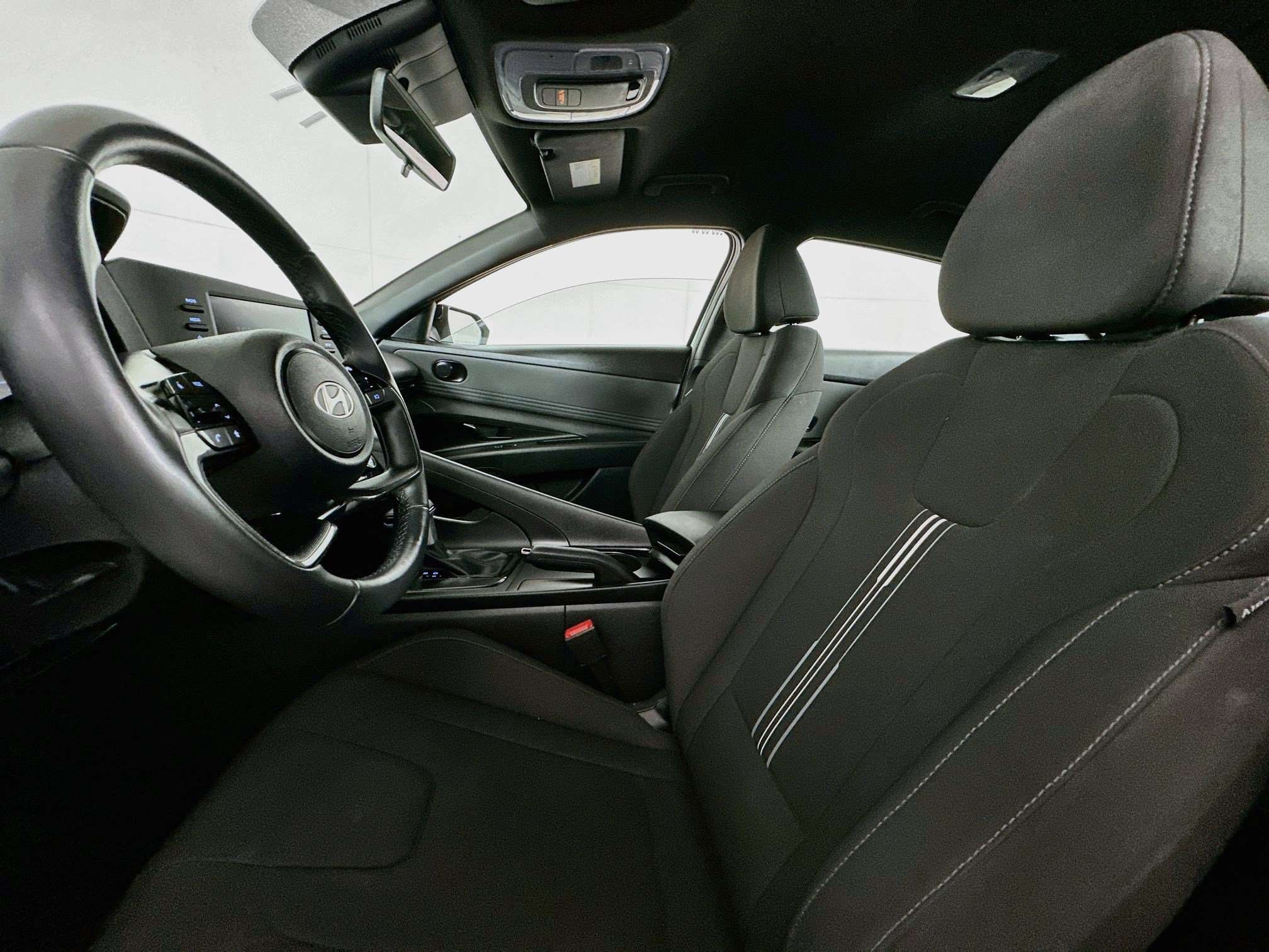 Used 2025 Hyundai Elantra Sport FWD image 20