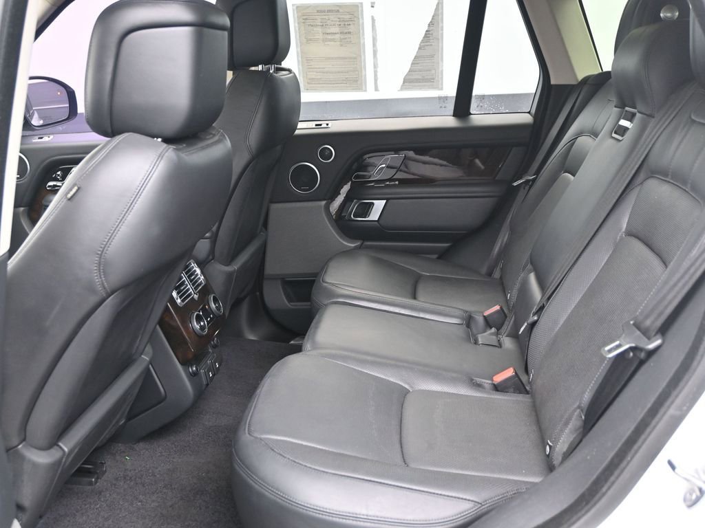 Used 2020 Land Rover Range Rover HSE image 14