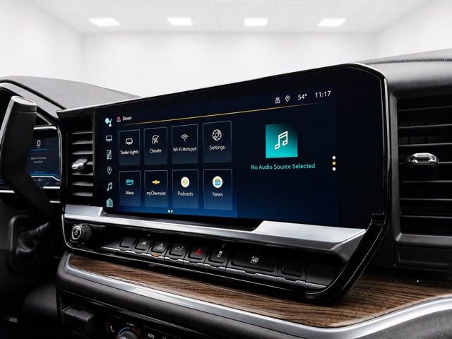 Used 2023 Chevrolet Silverado 1500 LT AWD/4WD image 19