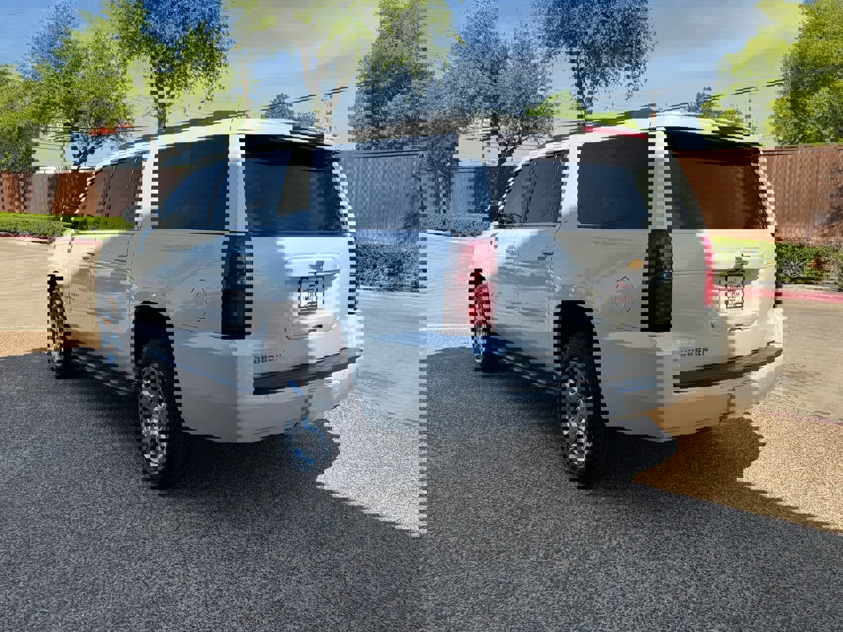 Used 2018 Chevrolet Suburban LT image 10