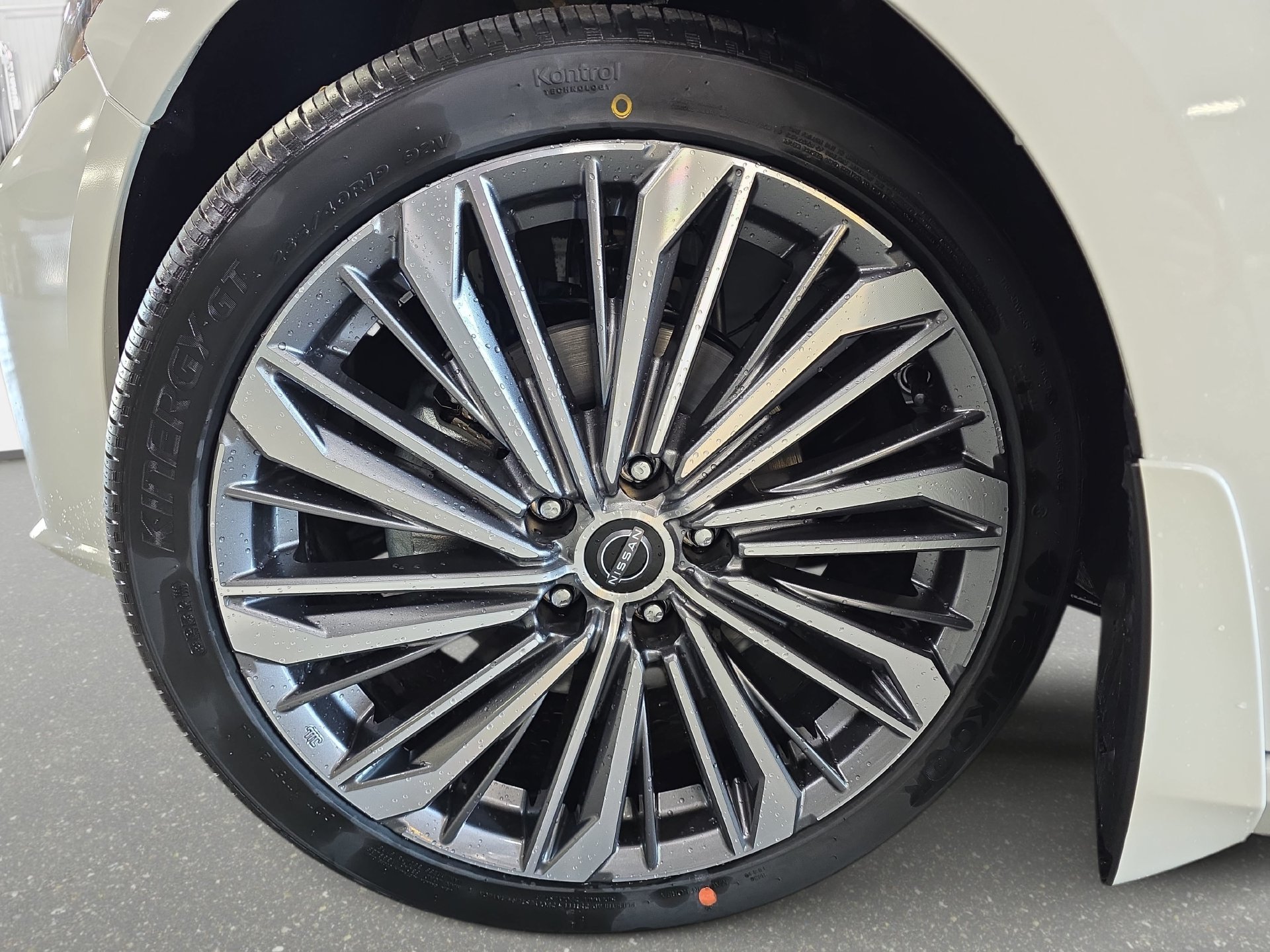 New 2027 Nissan Altima 2.5 SV FWD image 32