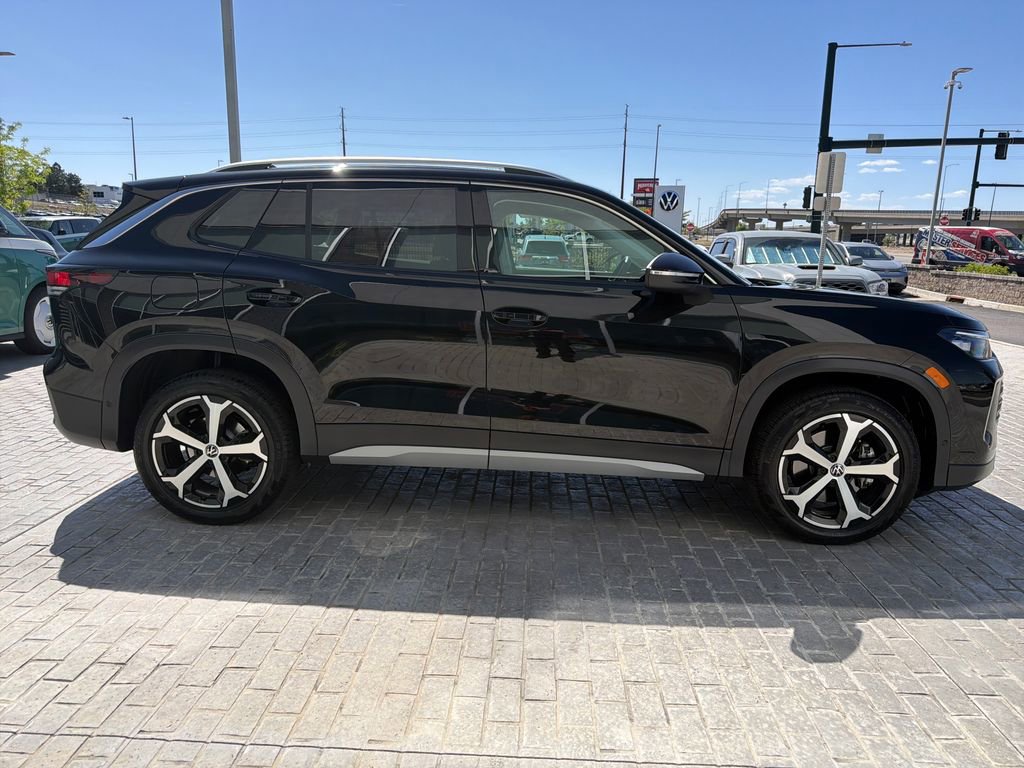 Certified 2025 Volkswagen Tiguan SE AWD/4WD image 8