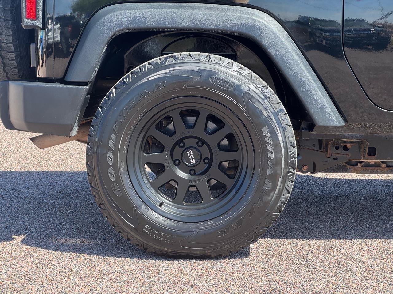 Used 2012 Jeep Wrangler Sport w/ Connectivity Group AWD/4WD image 19
