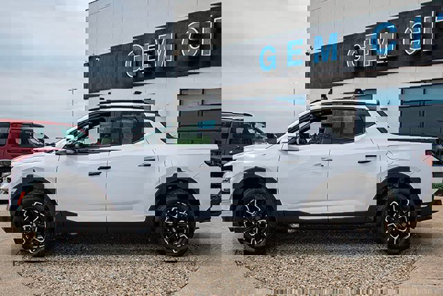 Used 2024 Hyundai Santa Cruz SEL w/ Activity Package image 2