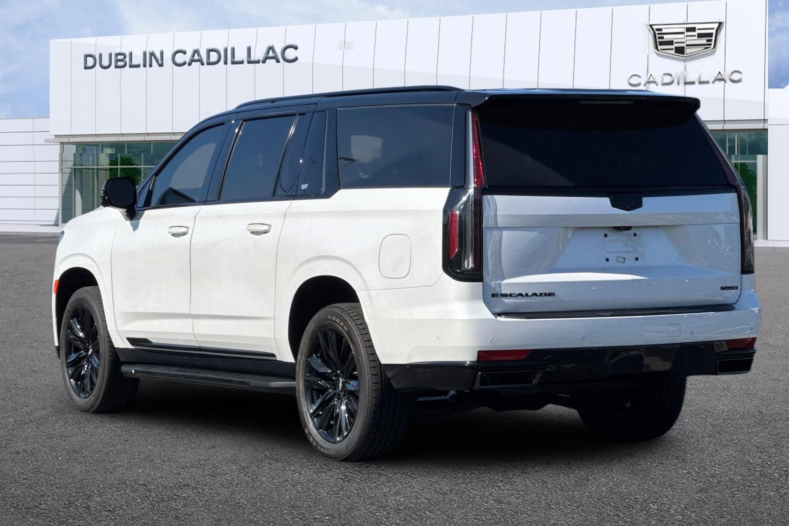Used 2021 Cadillac Escalade ESV Sport Platinum w/ Heavy-Duty Trailer Package AWD/4WD image 6