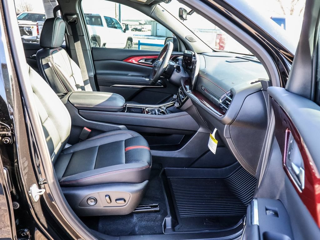 New 2026 Chevrolet Traverse RS w/ LPO, Floor Liner Package FWD image 75