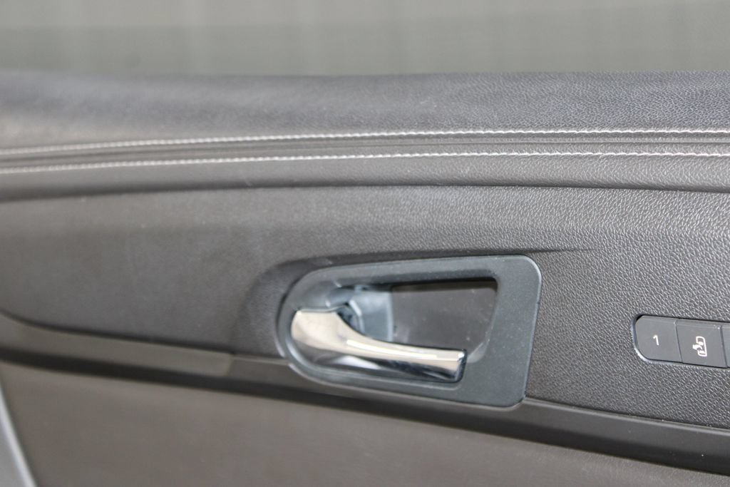 Used 2017 Chevrolet Traverse Premier FWD image 44