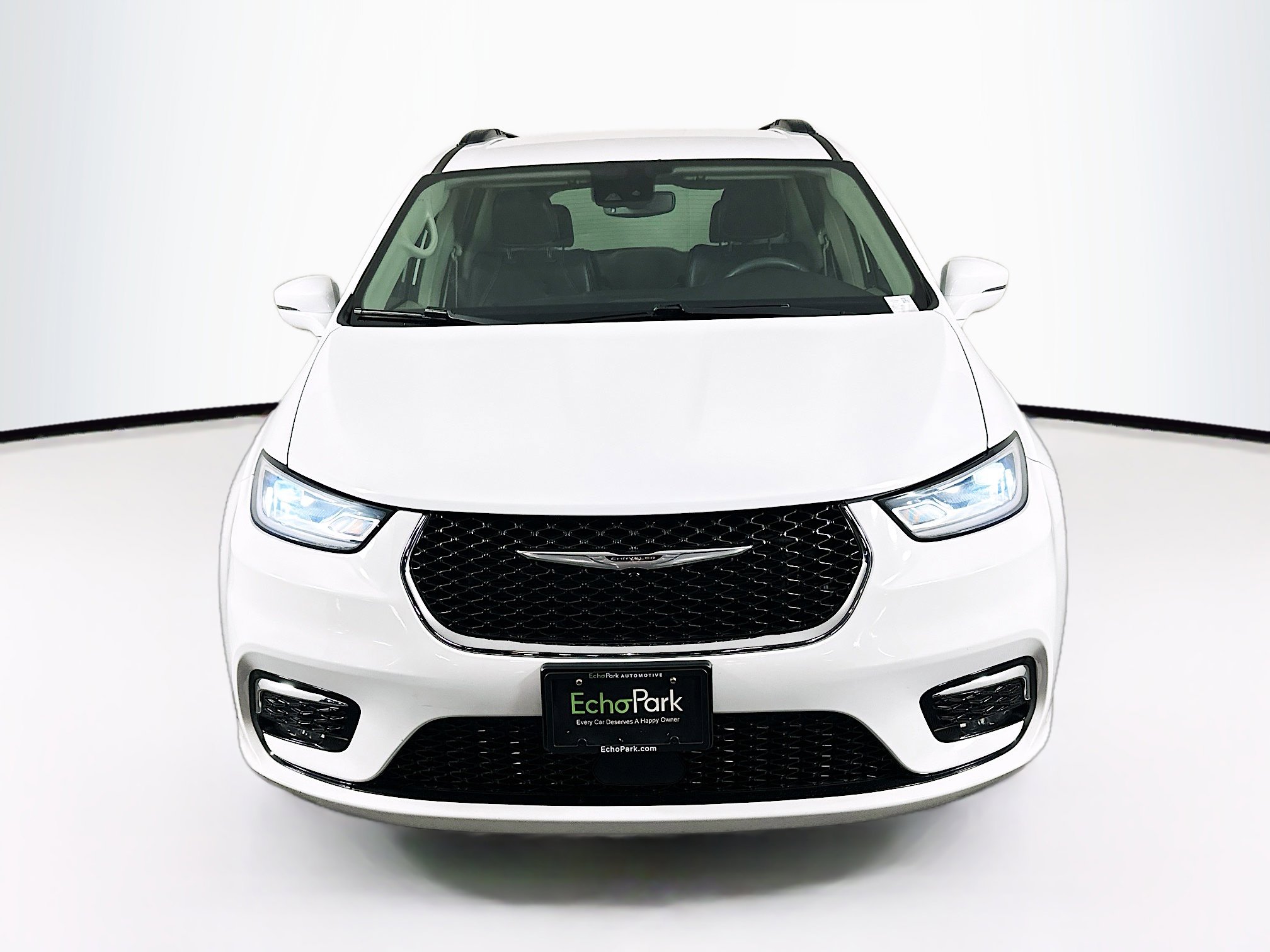 Used 2022 Chrysler Pacifica Touring-L image 2