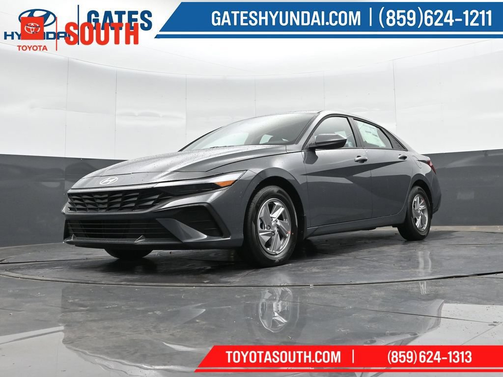 Used 2025 Hyundai Elantra SE FWD image 36