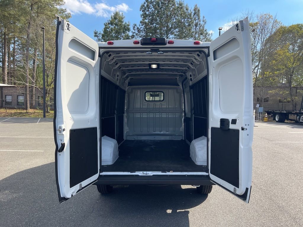 Used 2025 RAM ProMaster 2500 w/ Convenience Group image 19