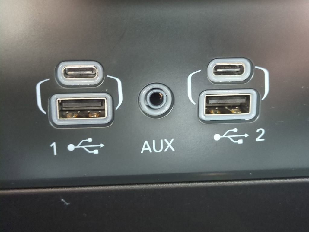 Used 2023 Jeep Grand Cherokee Laredo X image 23